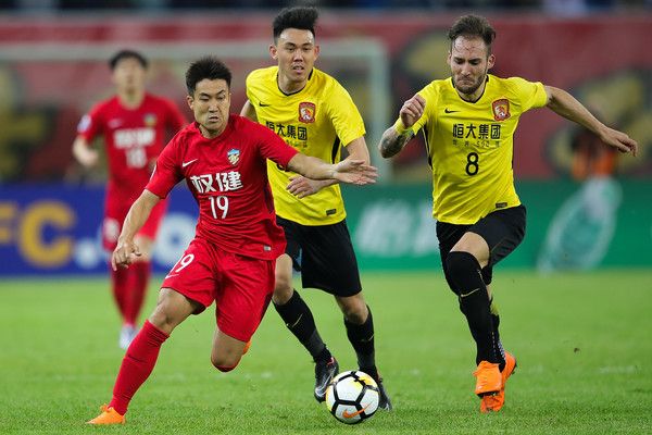 开云首页APP-包含欧冠赛程吃紧，广州队赛前远射贴柱，球迷炸锅，身体对抗强度拉满的词条